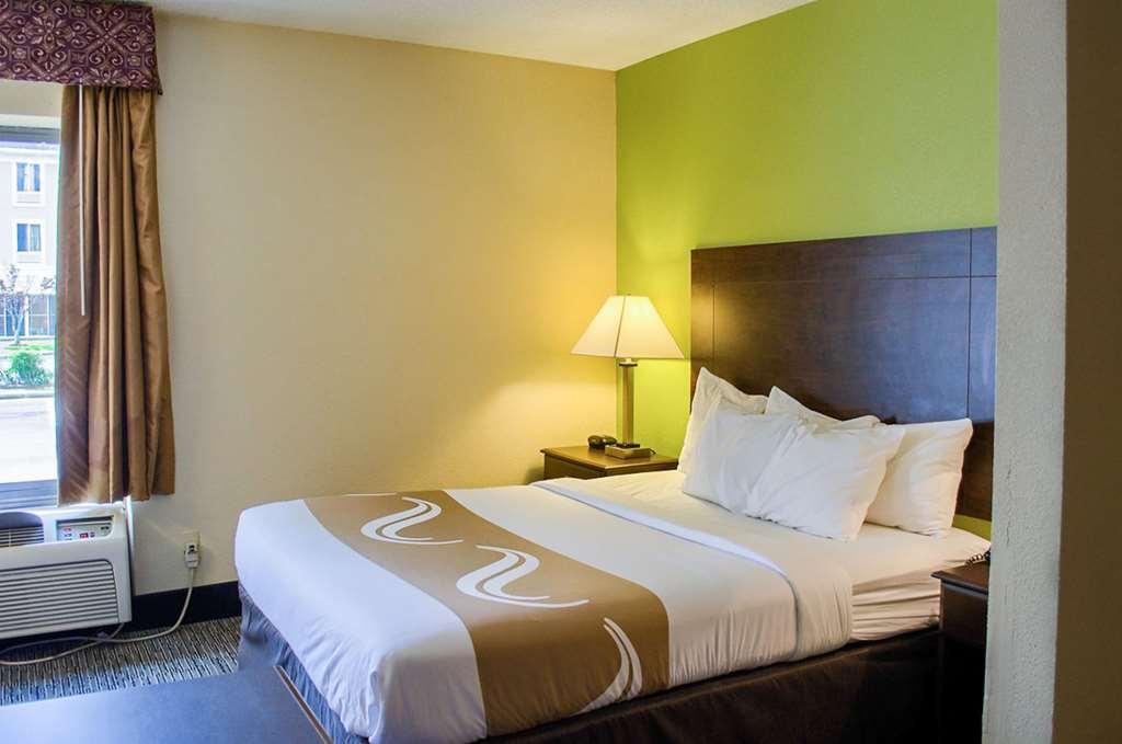 Quality Inn & Suites At Airport Blvd I-65 Mobile Quarto foto