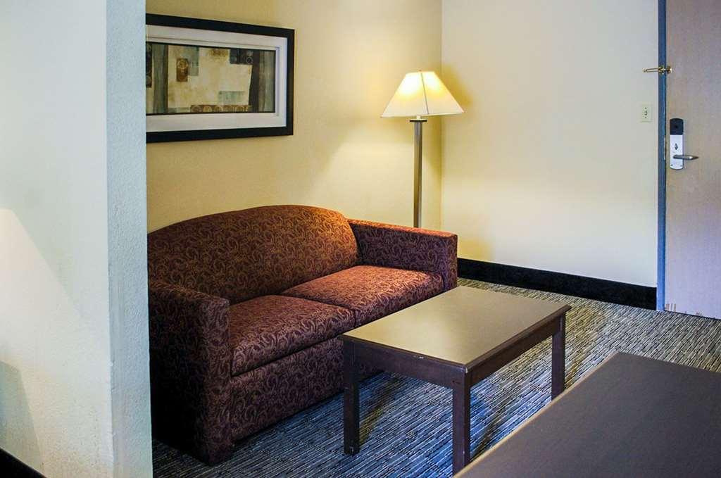 Quality Inn & Suites At Airport Blvd I-65 Mobile Quarto foto