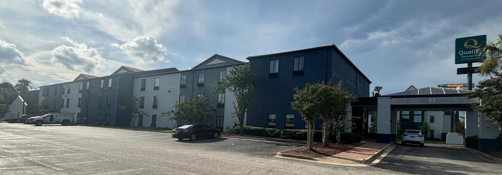Quality Inn & Suites At Airport Blvd I-65 Mobile Exterior foto