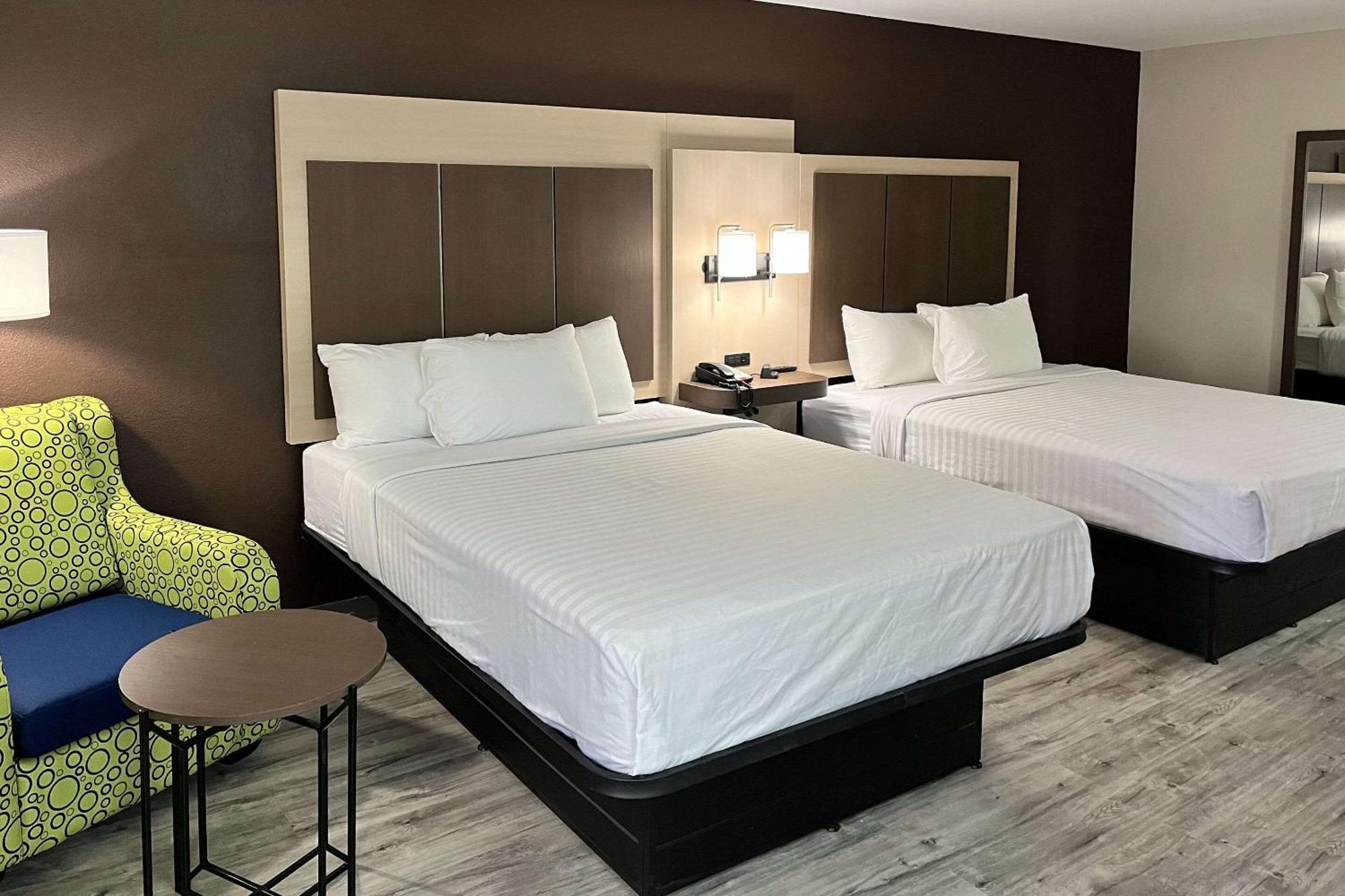 Quality Inn & Suites At Airport Blvd I-65 Mobile Exterior foto